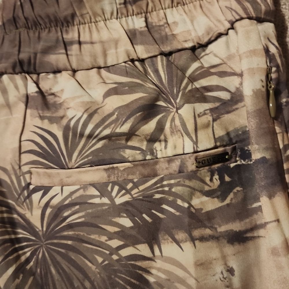 GUESS Lidia Printed Pants Caribe Breath Green Combo Small - Picture 4 of 5